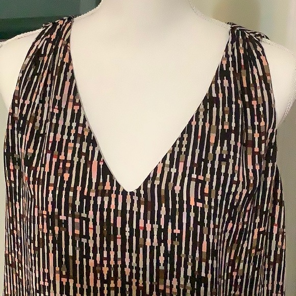 White House Black Market Tops - 🦋WHBM Large hi-low sleeveless V neck long top